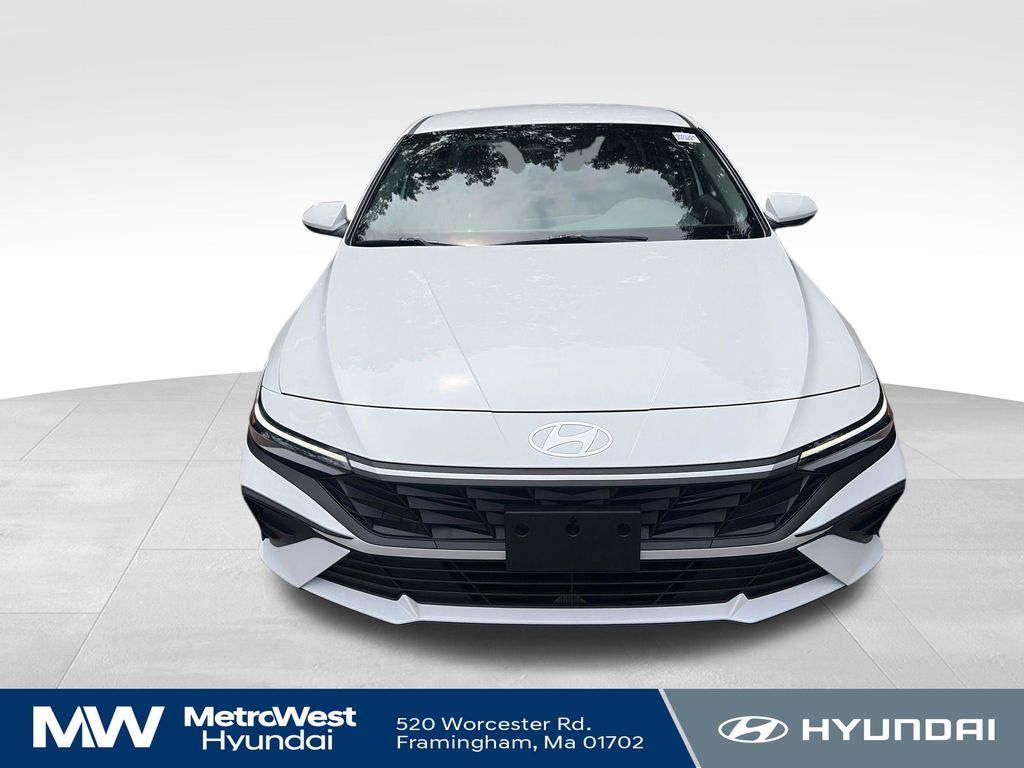 2024 Hyundai Elantra SE - Photo 8