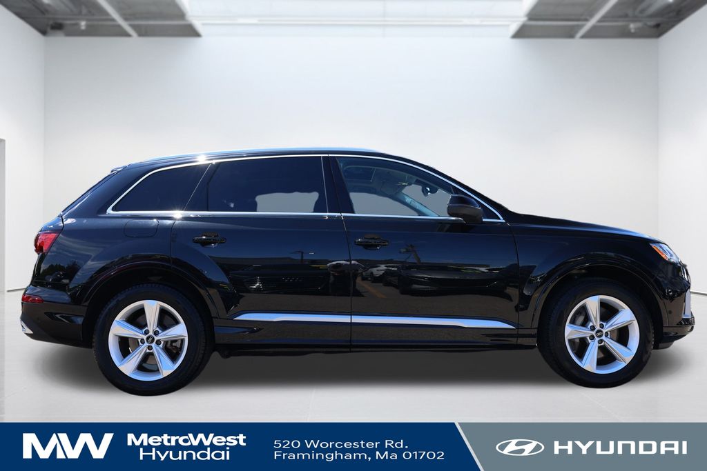 2022 Audi Q7 45 Premium photo 4