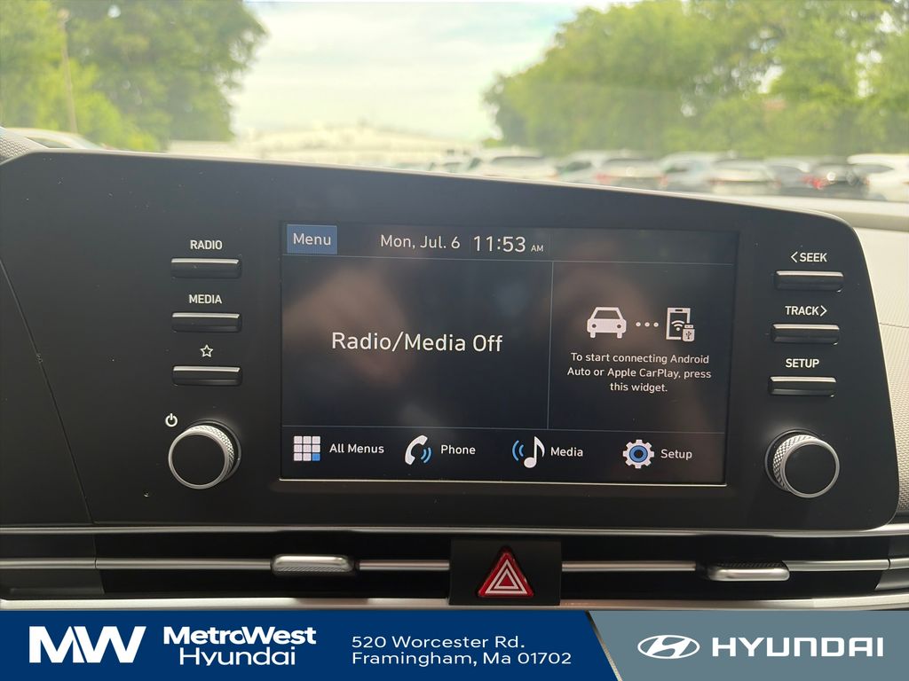 2024 Hyundai Elantra SE - Photo 19