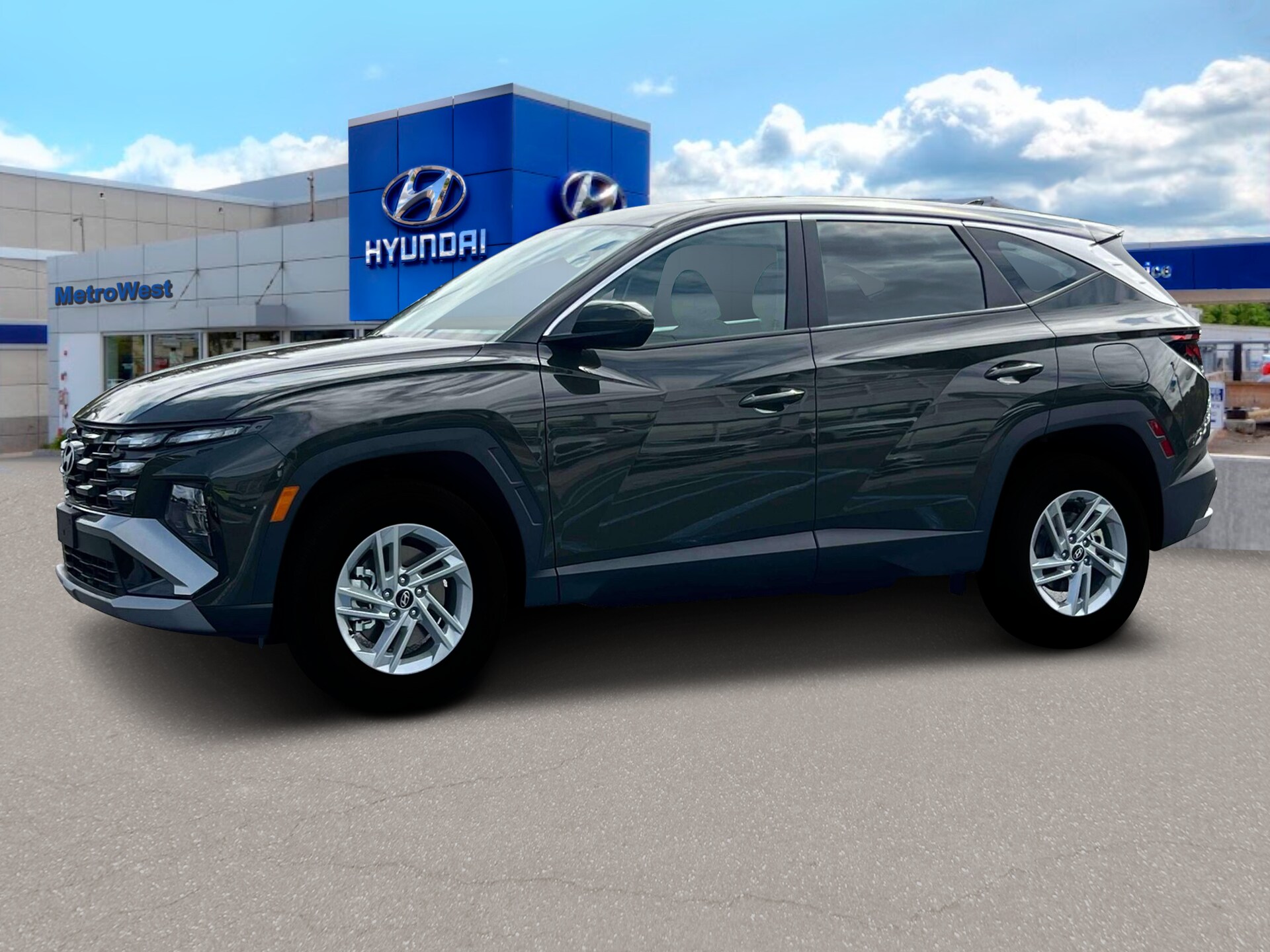 2025 Hyundai Tucson SE photo 2