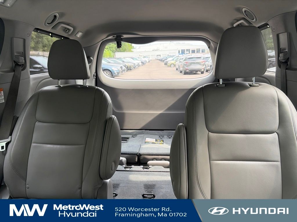 2019 Toyota Sienna XLE - Photo 26