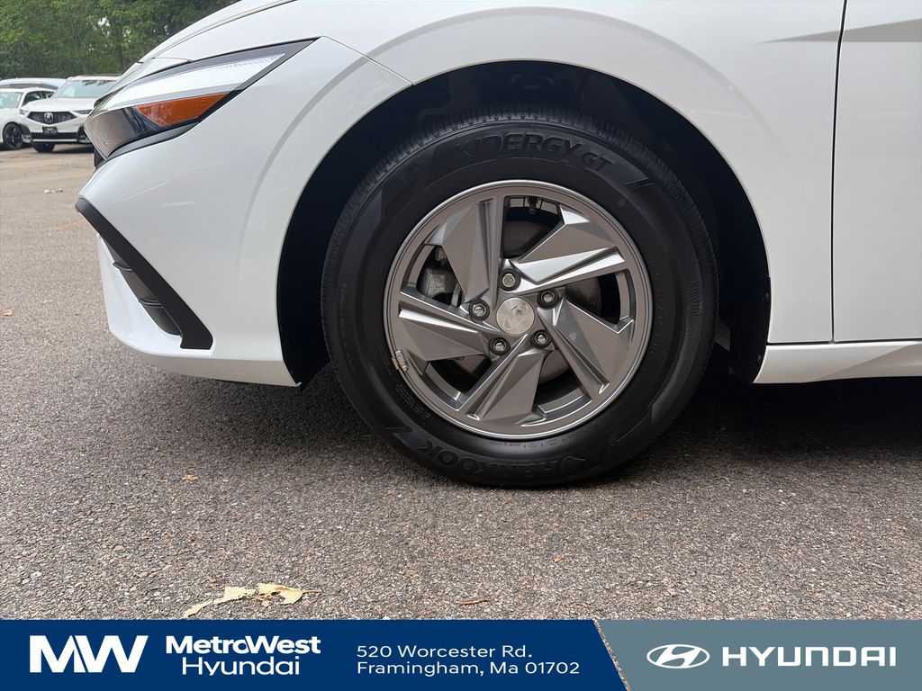 2024 Hyundai Elantra SE - Photo 26
