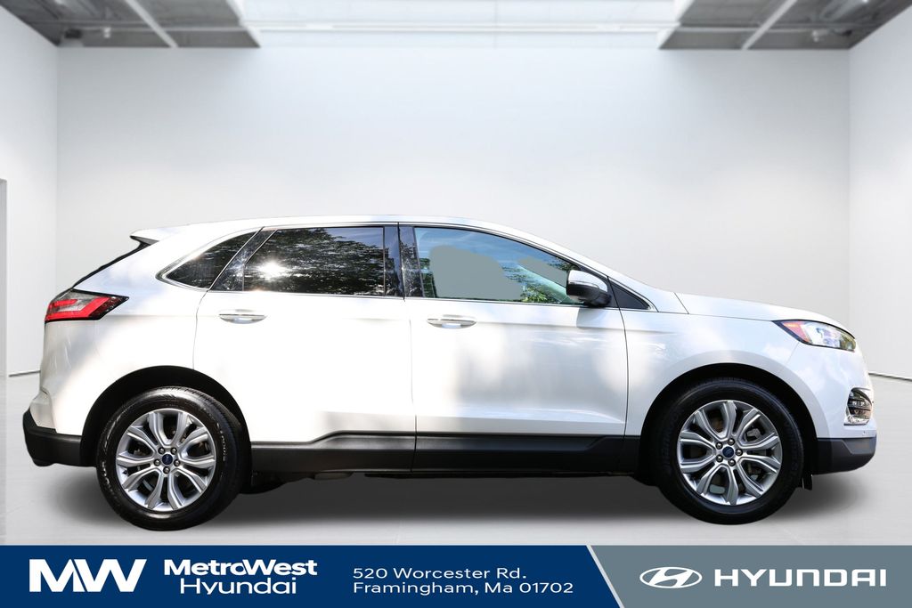 2021 Ford Edge Titanium photo 4