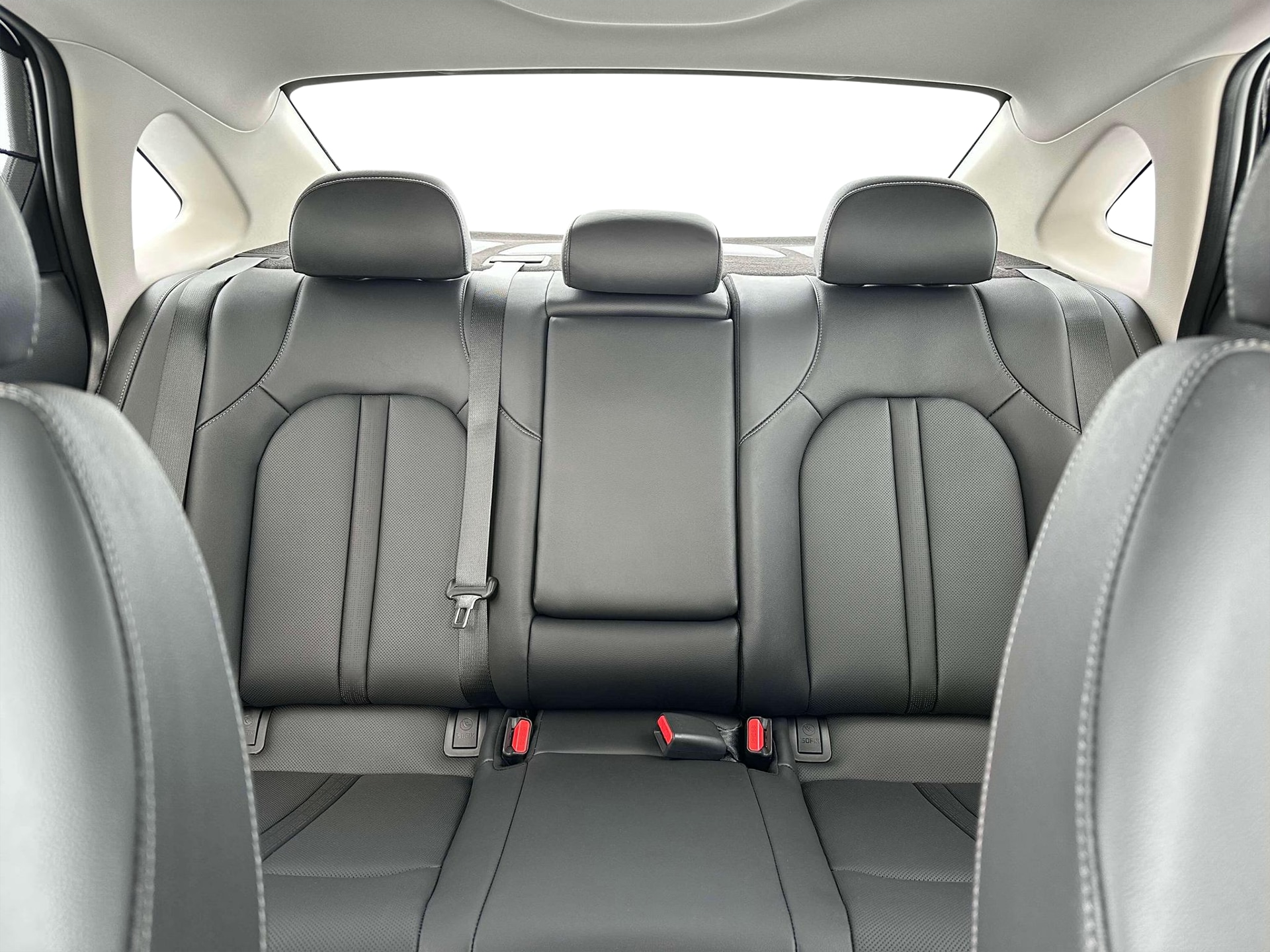 2025 Hyundai Sonata Hybrid Limited - Photo 16