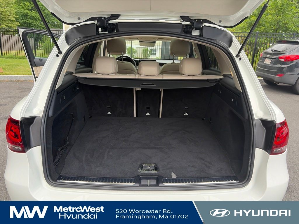 2021 Mercedes-Benz GLC GLC300 - Photo 24