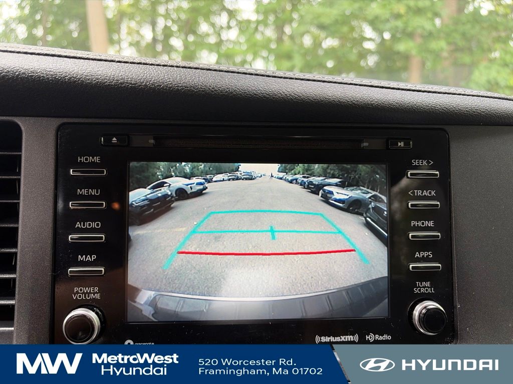 2019 Toyota Sienna XLE - Photo 19