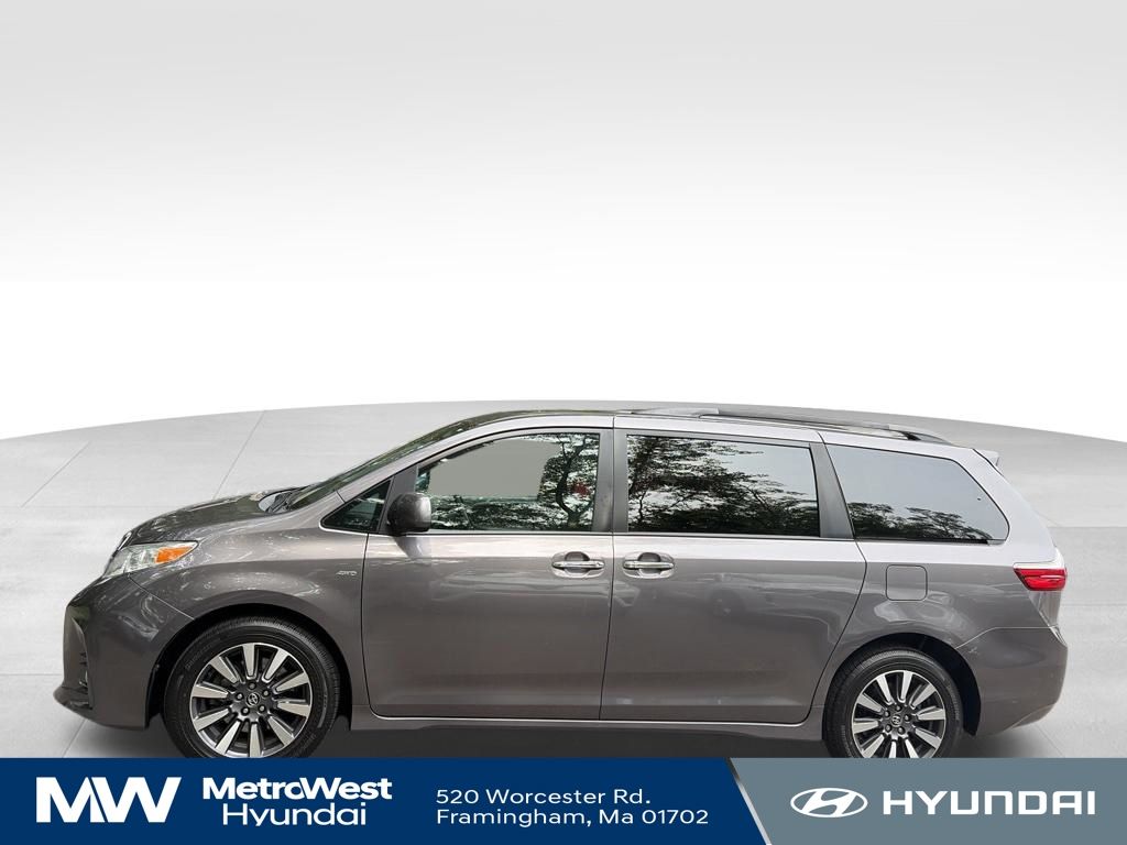 2019 Toyota Sienna XLE - Photo 2