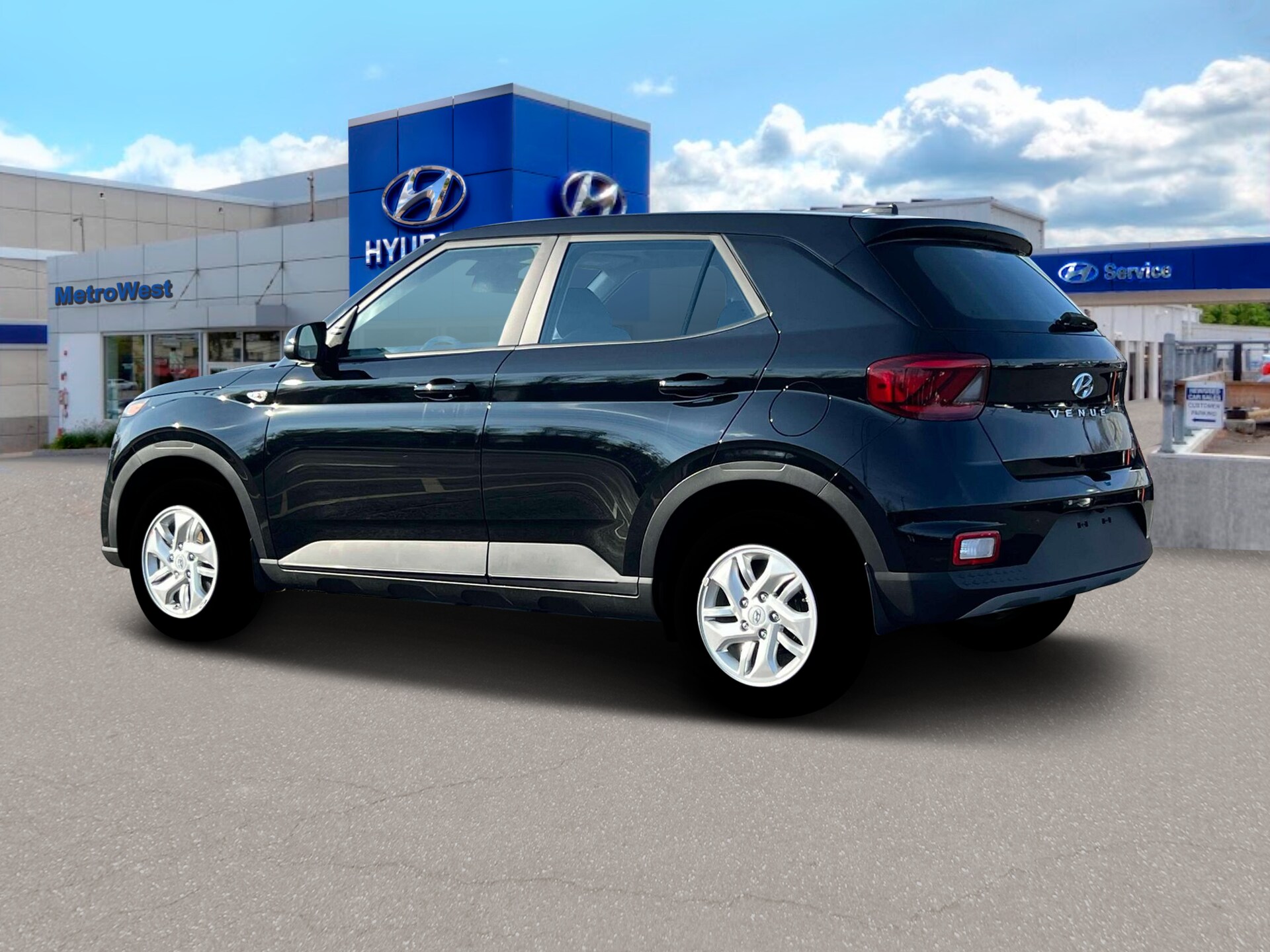 2025 Hyundai Venue SE photo 4