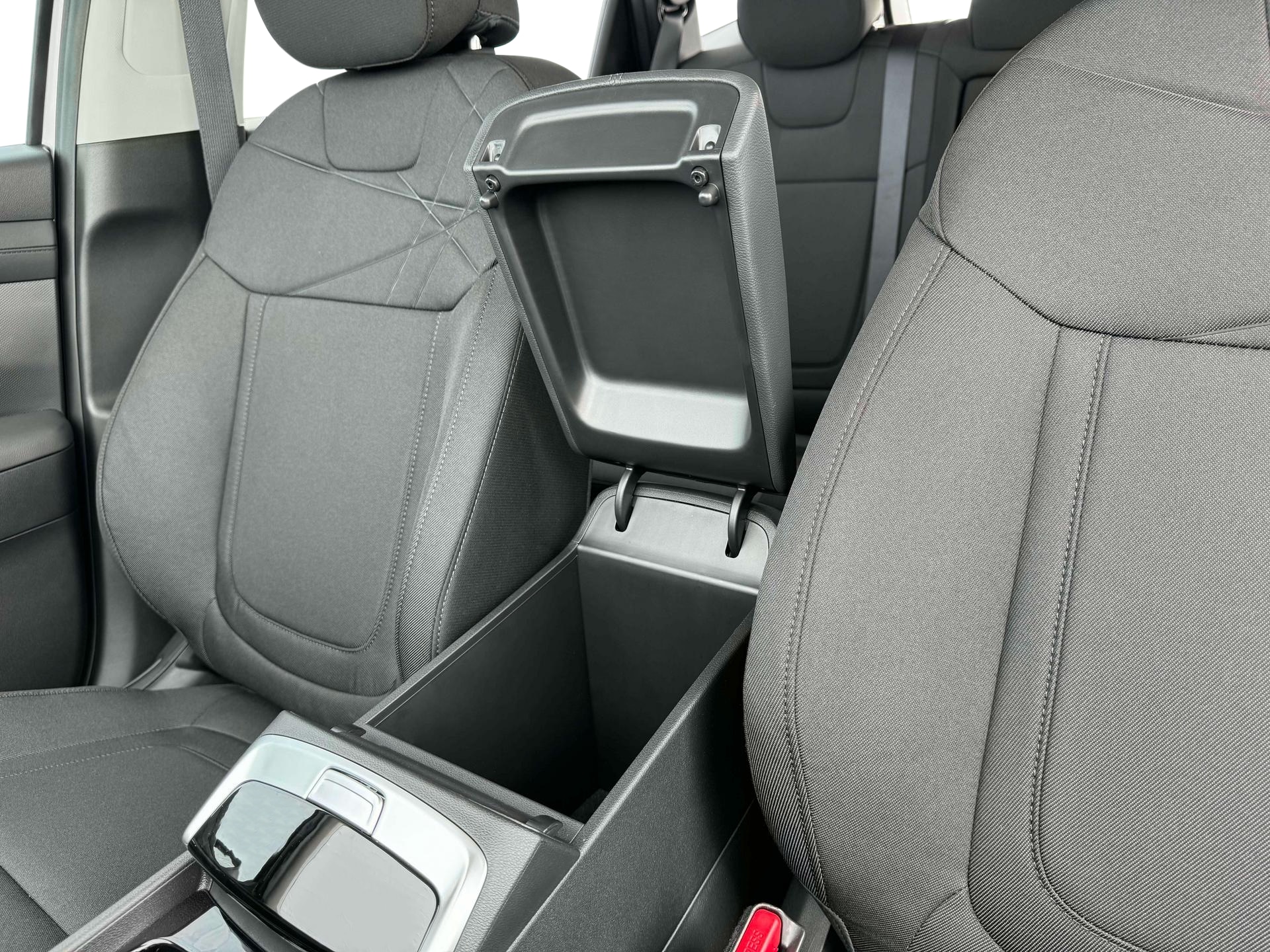 2025 Hyundai Tucson SE - Photo 18