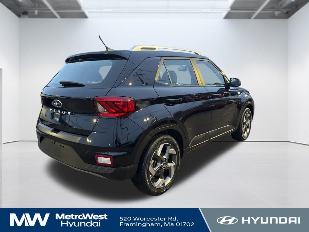 Used 2023 Hyundai Venue SEL SUV