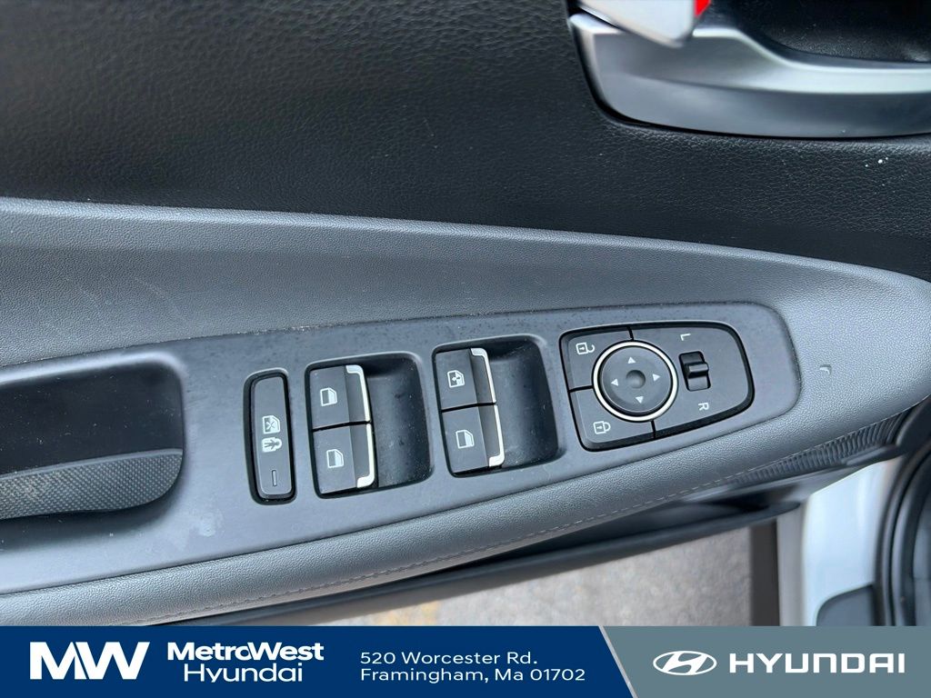 2023 Hyundai Santa Fe SE - Photo 12
