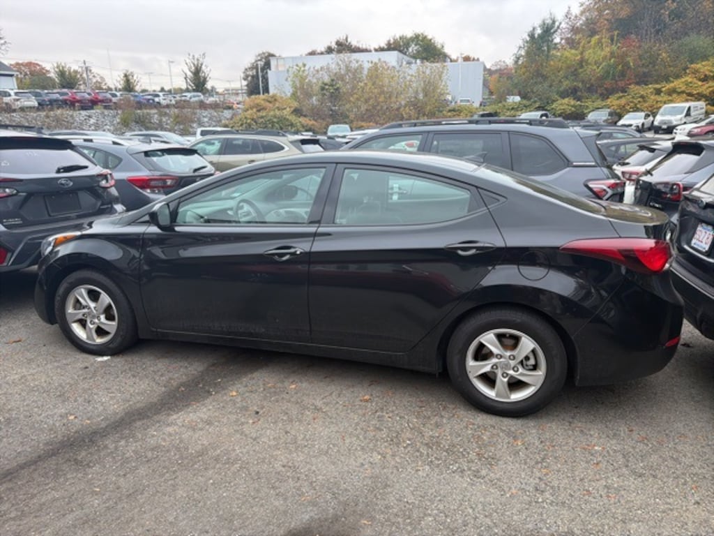 Used 2014 Hyundai Elantra SE Sedan