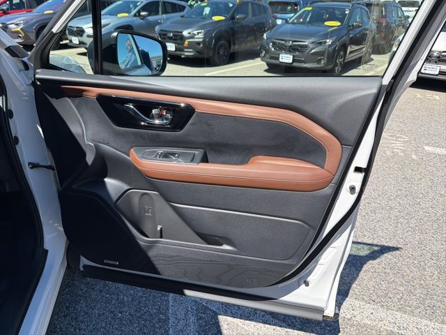 2025 Subaru Forester Touring - Photo 21