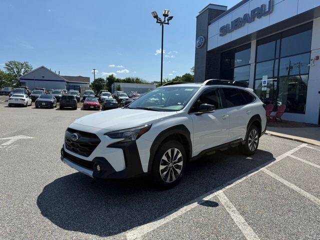 2025 Subaru Outback Limited's photo