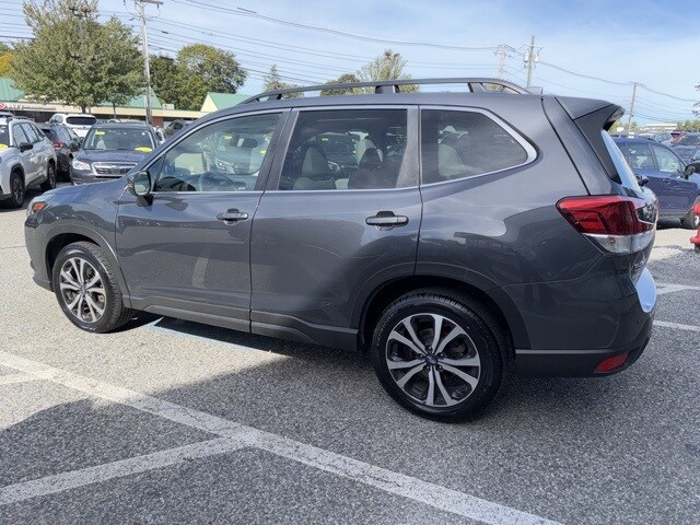 2023 Subaru Forester Limited Base photo 3