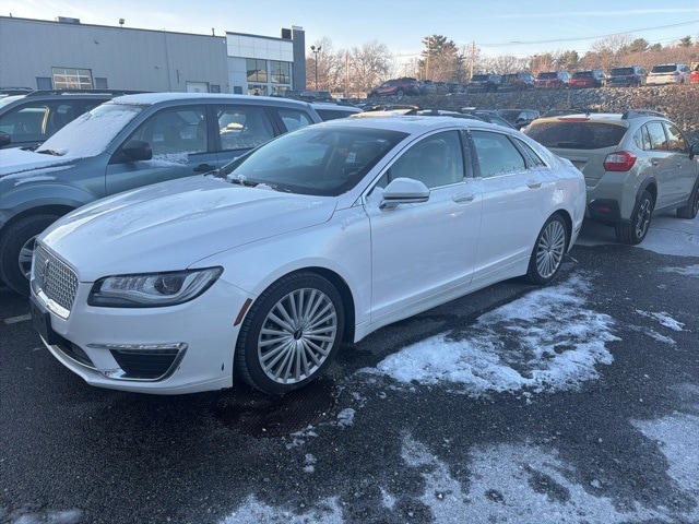 2017 Lincoln MKZ Reserve's photo