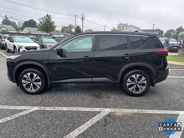 2022 Nissan Rogue SV photo 3