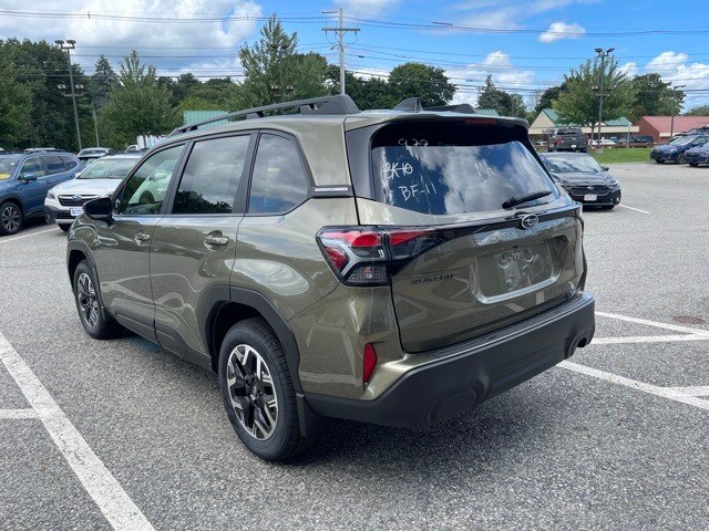 2025 Subaru Forester Premium photo 2