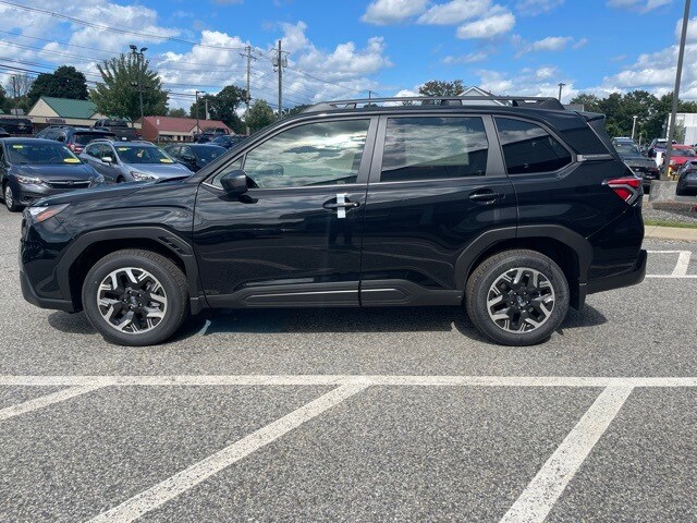 2026 Subaru Forester Premium photo 2