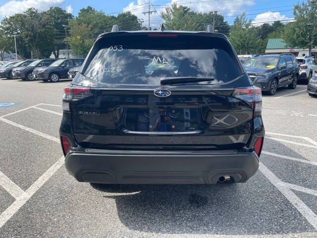 2026 Subaru Forester Premium photo 4