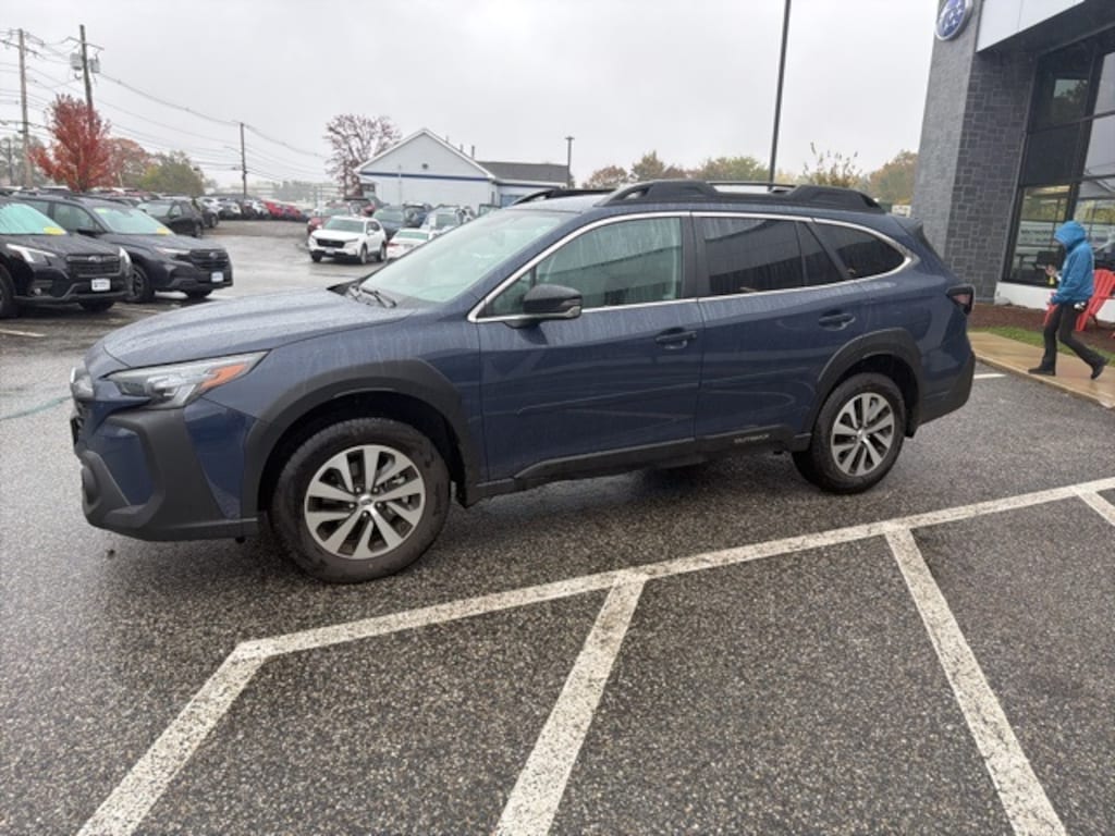 Used 2025 Subaru Outback Premium SUV