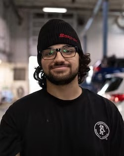 Staff member Daniel Acevedo from ID_d702ca3b378d