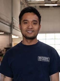 Staff member Dien Le from ID_d702ca3b378d