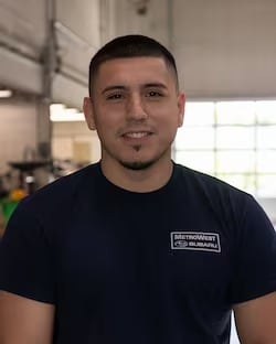Staff member Jorge Hurtado from ID_d702ca3b378d