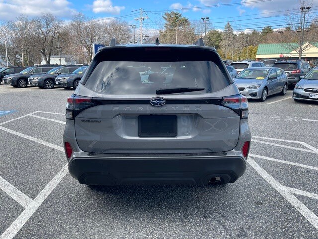 2025 Subaru Forester Premium photo 4
