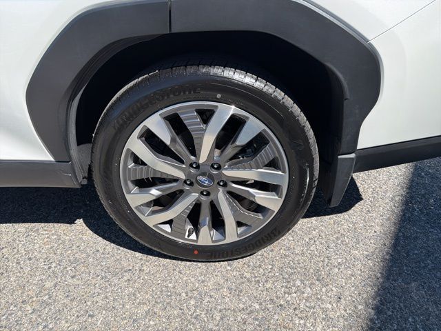 2025 Subaru Forester Touring - Photo 18