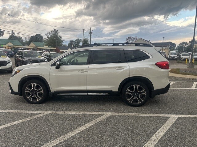 2023 Subaru Ascent Limited photo 3