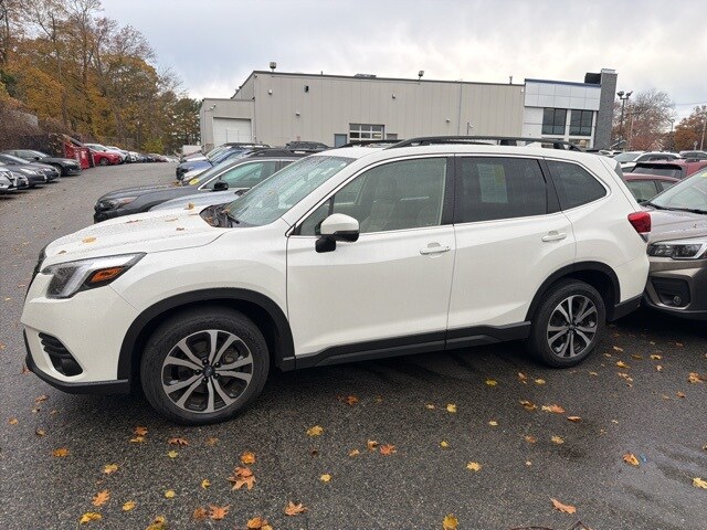 2023 Subaru Forester Limited photo 2