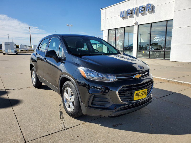 Used 2020 Chevrolet Trax LS with VIN KL7CJKSB2LB039067 for sale in Seward, NE