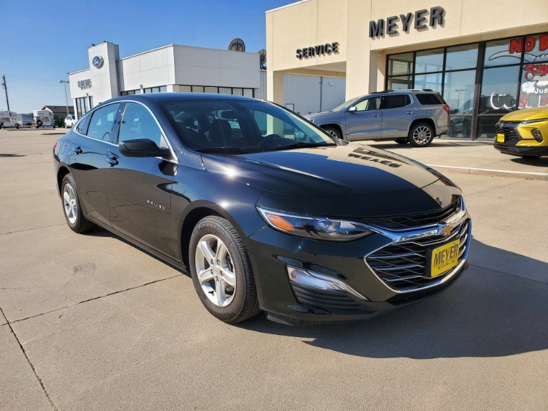 Used 2022 Chevrolet Malibu 1LS with VIN 1G1ZB5ST2NF189155 for sale in Seward, NE