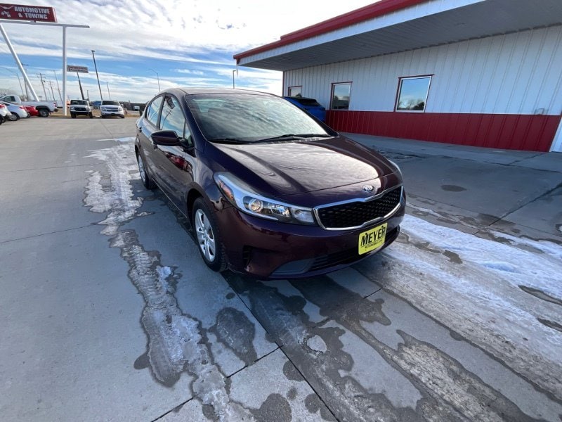 Used 2017 Kia Forte LX with VIN 3KPFK4A7XHE048289 for sale in Seward, NE