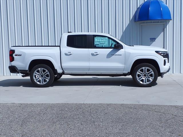 2024 Chevrolet Colorado Z71 photo 2