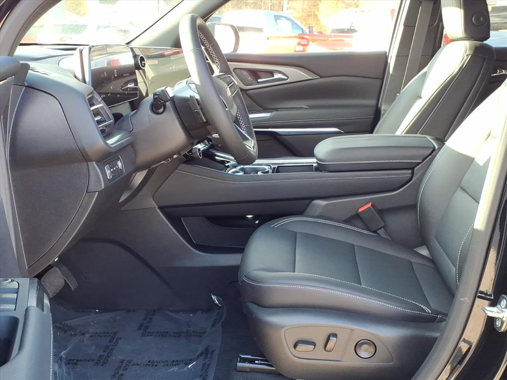 2026 Chevrolet Traverse photo 4