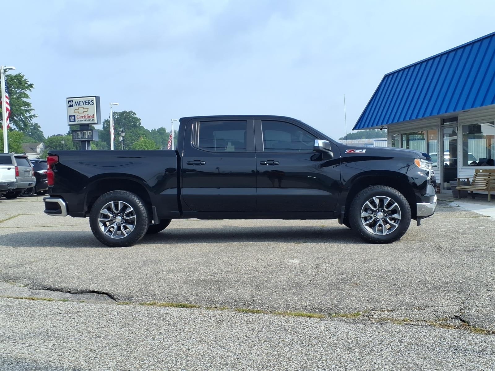 2023 Chevrolet Silverado 1500 LT - Photo 18