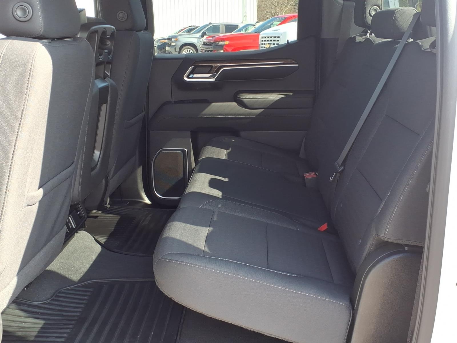 2022 Chevrolet Silverado 1500 LT - Photo 21