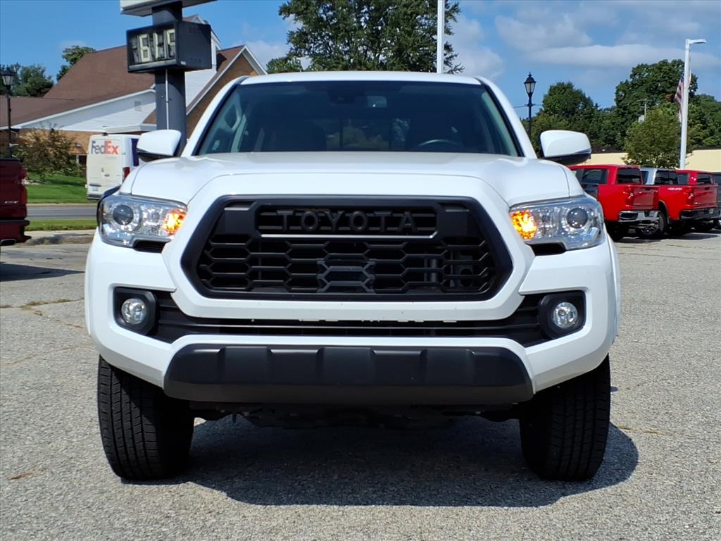 2021 Toyota Tacoma SR5 V6 photo 2