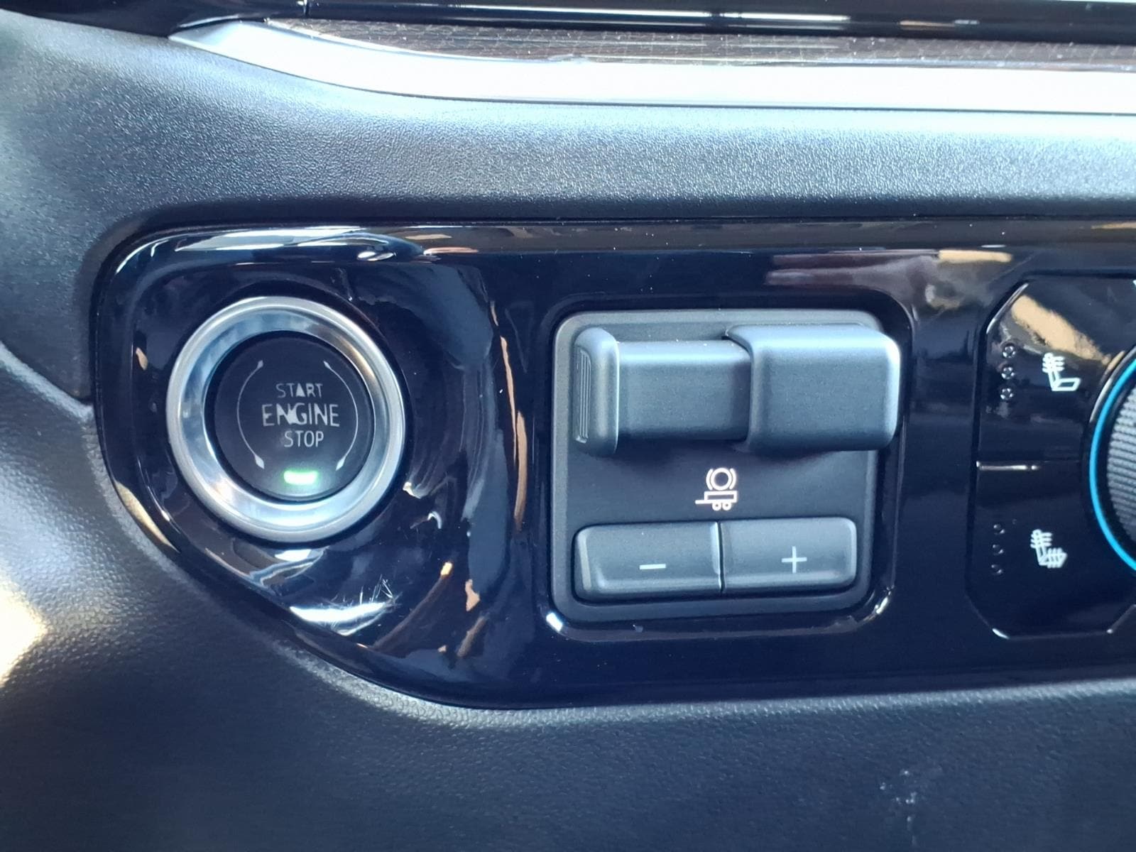2025 Chevrolet Silverado 1500 LT - Photo 28