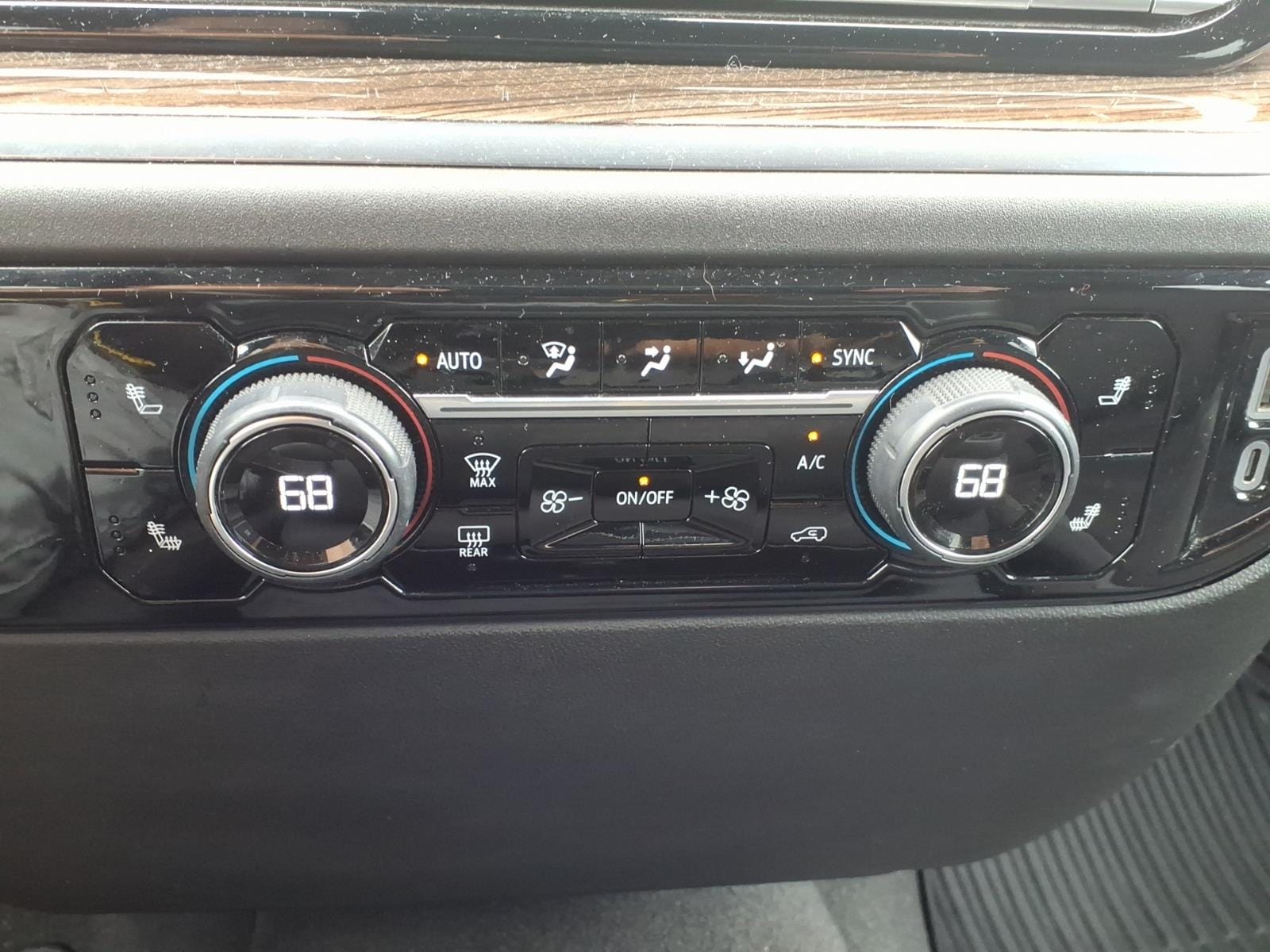 2024 Chevrolet Silverado 1500 LT - Photo 20