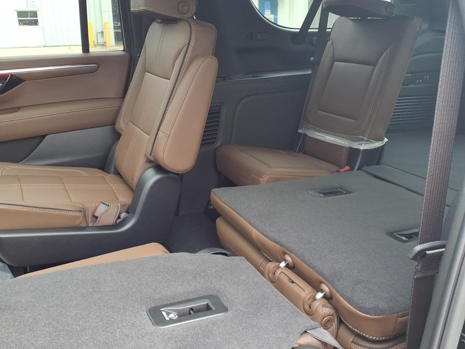 2026 Chevrolet Suburban High Country - Photo 7