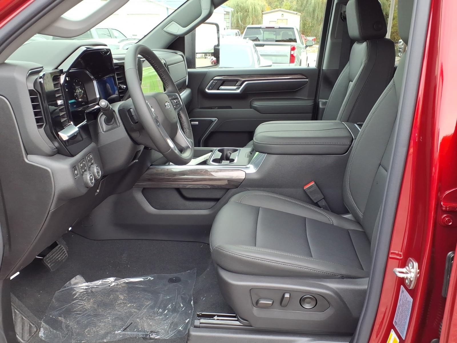 2026 Chevrolet Silverado 3500 HD LTZ - Photo 7