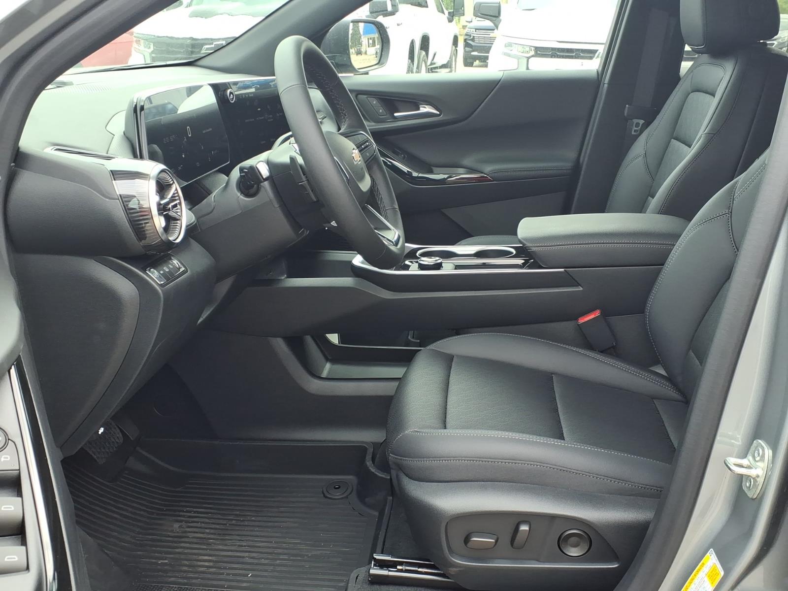2026 Chevrolet Equinox LT - Photo 8