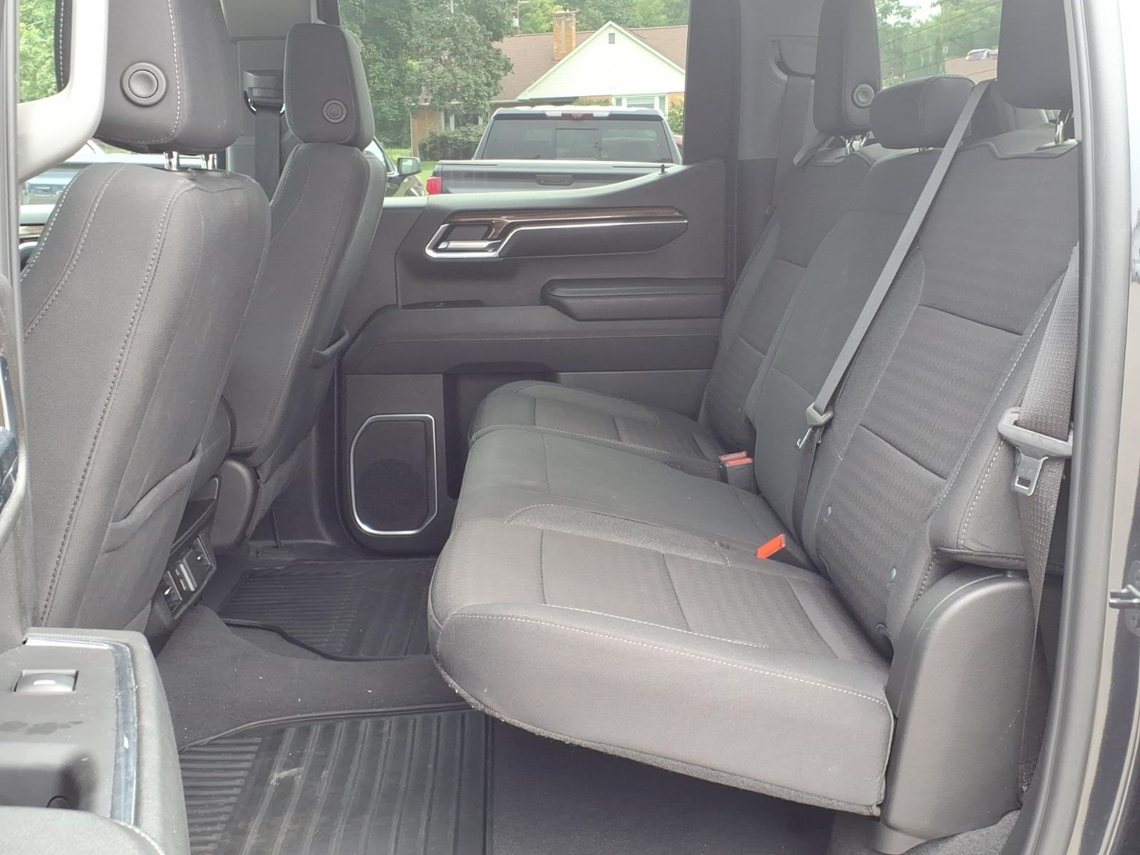2024 Chevrolet Silverado 1500 LT - Photo 5