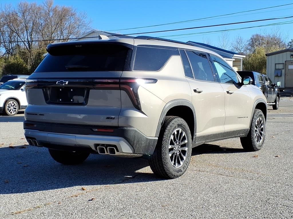 2026 Chevrolet Traverse Z71 photo 3