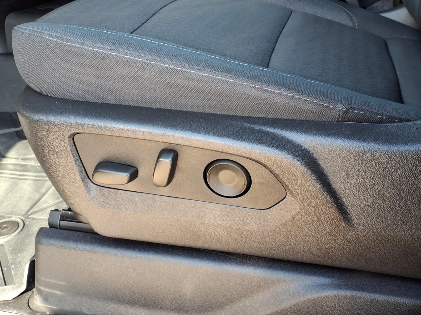 2025 Chevrolet Silverado 1500 LT - Photo 21