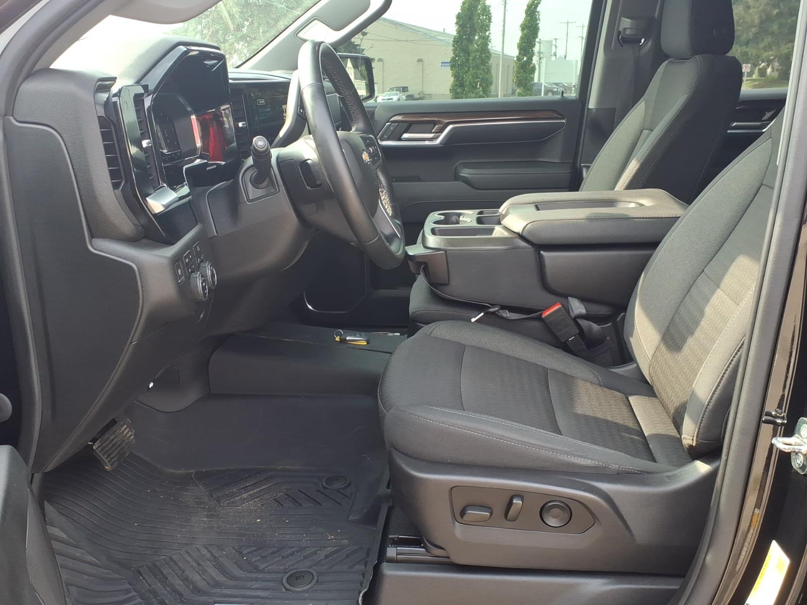 2023 Chevrolet Silverado 1500 LT - Photo 9