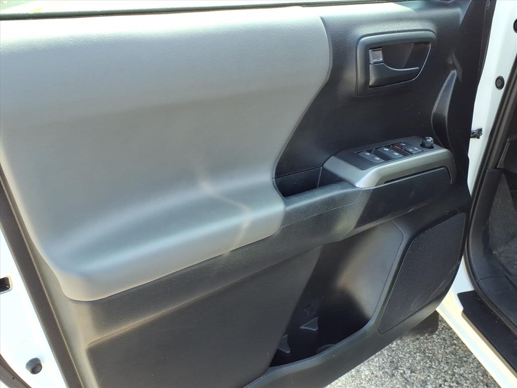 2021 Toyota Tacoma SR5 V6 photo 4